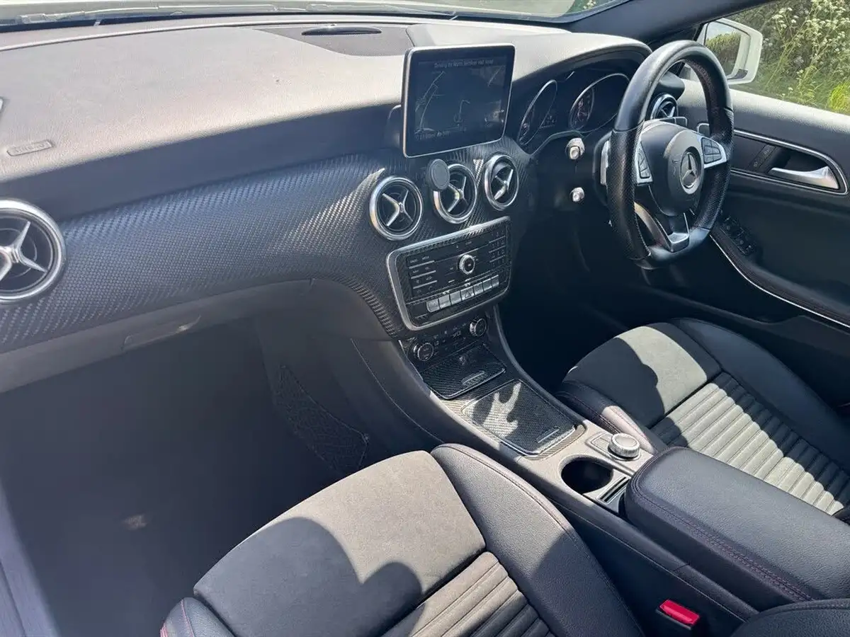 2016-mercedes-benz-a-class-16-a200-amg-line-premiumss-7g-dct-big-9