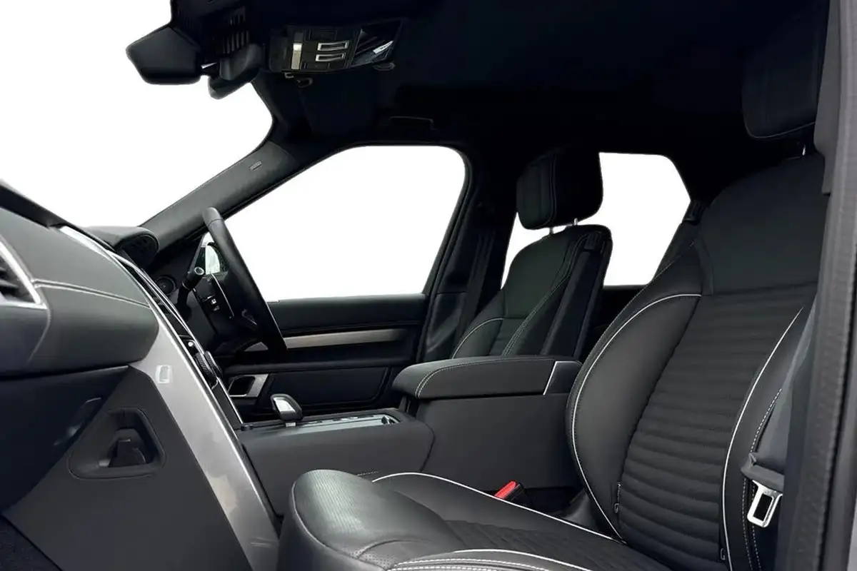 2023-land-rover-discovery-30-d300-dynamic-hse-big-2