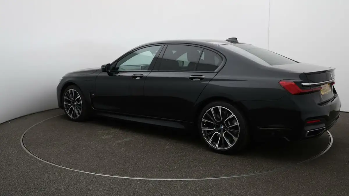 2019-bmw-7-series-30-745e-m-sport-big-34