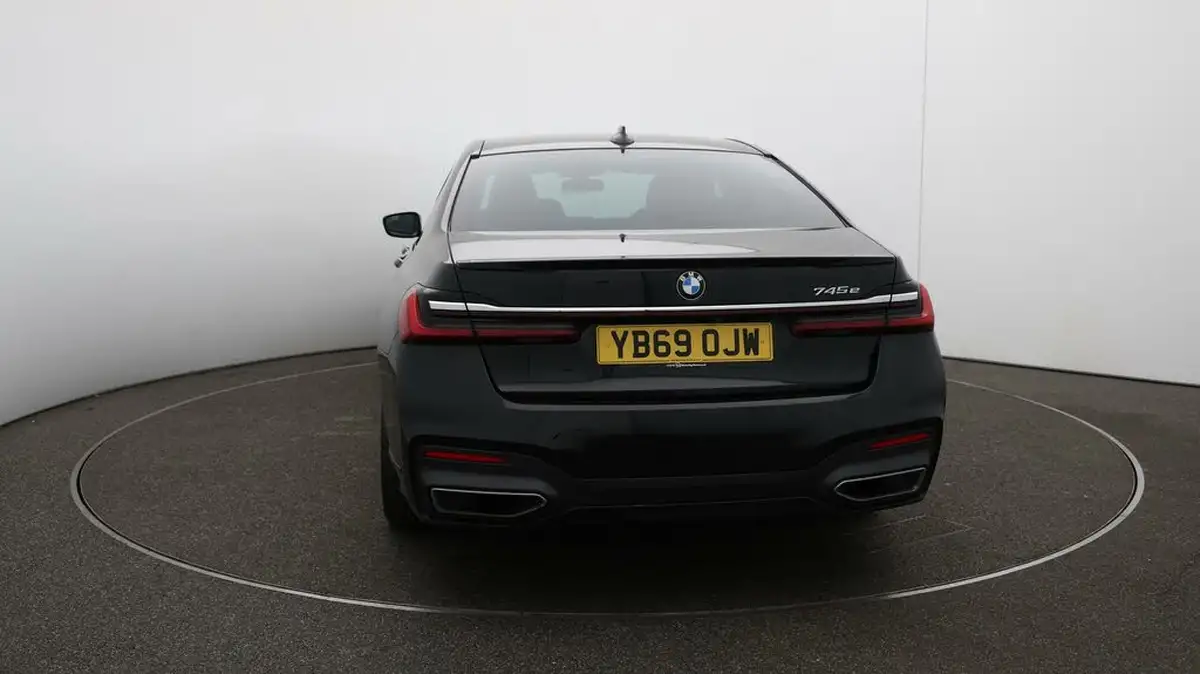 2019-bmw-7-series-30-745e-m-sport-big-58