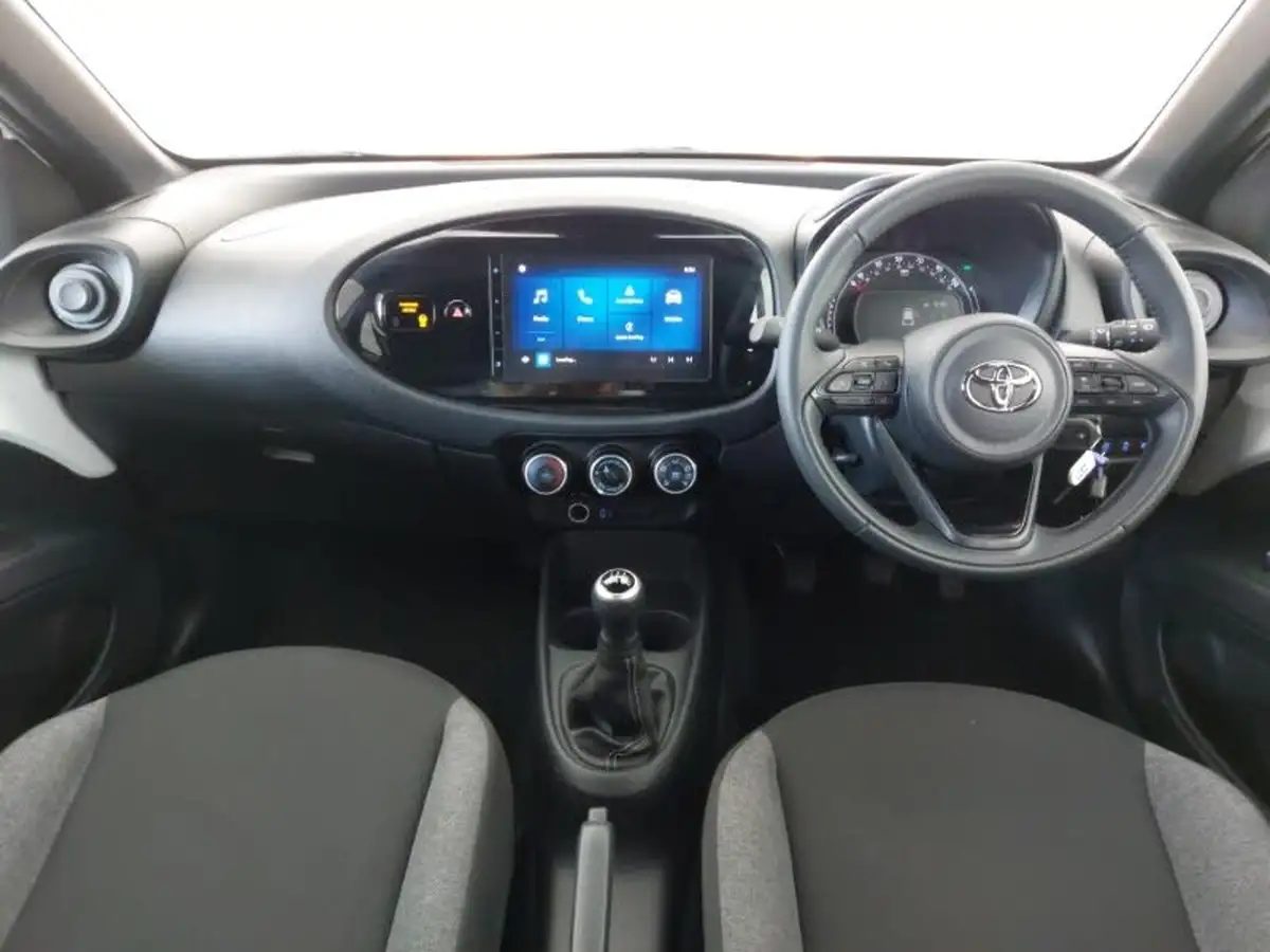 2024-toyota-aygo-x-10-vvt-i-pure-big-2