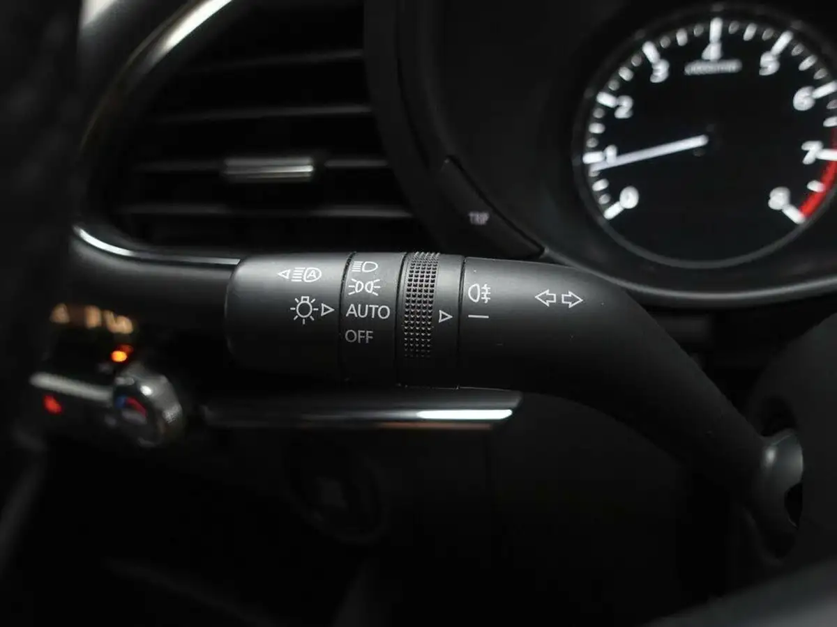 2022-mazda-mazda3-20-se-l-lux-122ps-hatchback-5d-auto-big-35