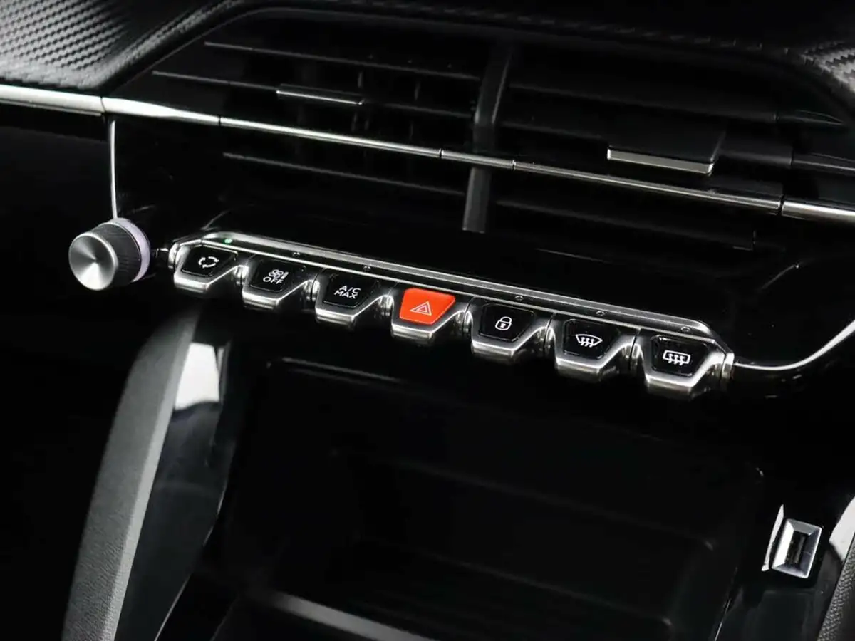 2020-peugeot-2008-suv-12-puretech-active-130bhp-eat8-big-29