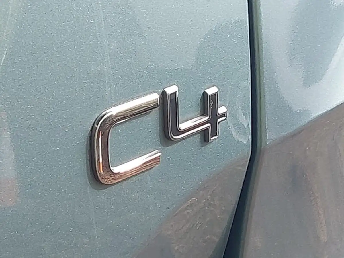 2022-citroen-c4-12-puretech-shine-130ps-big-11