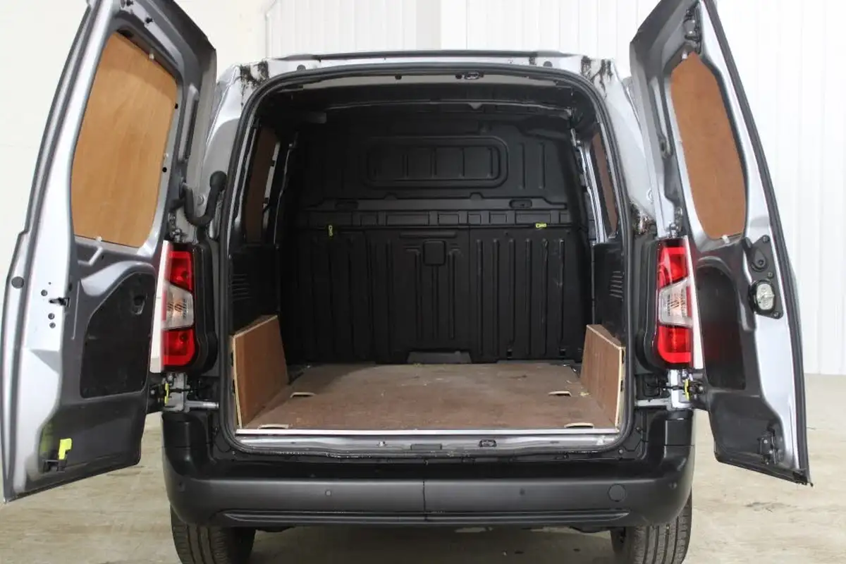 2021-peugeot-partner-15-bluehdi-1000-professional-100ps-eu6dt-panel-big-10