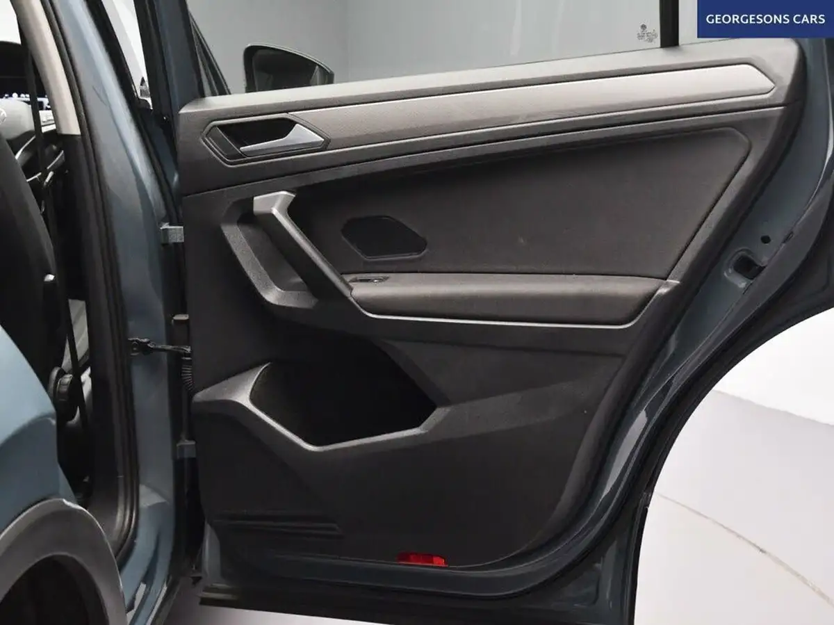 2022-volkswagen-tiguan-allspace-15-tsi-life-big-22