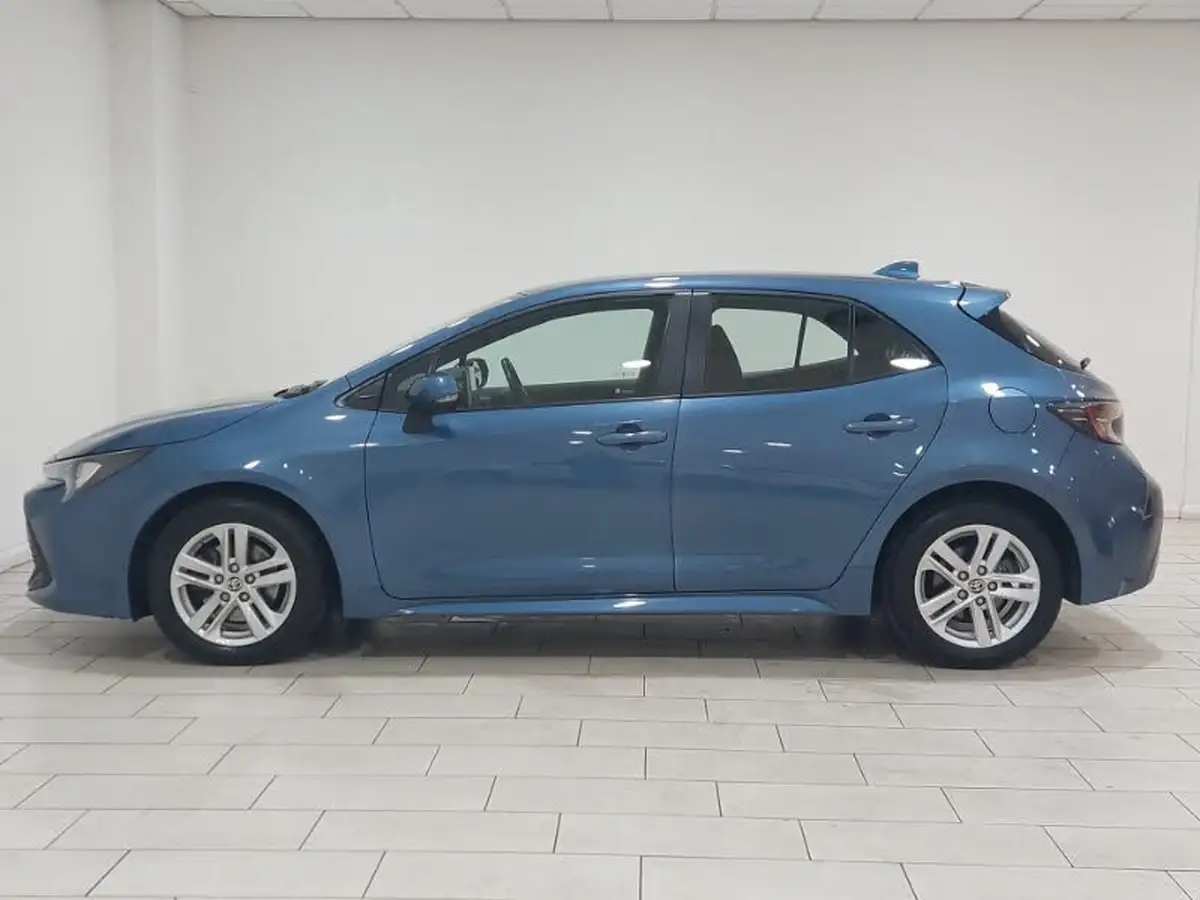 2022-toyota-corolla-20-vvt-i-icon-193bhp-hatchback-big-3