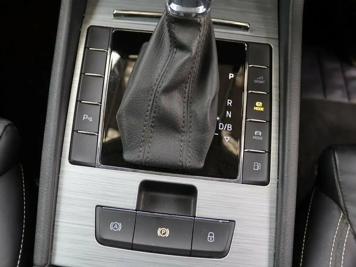 2020-skoda-superb-14-tsi-se-technology-estate-big-17