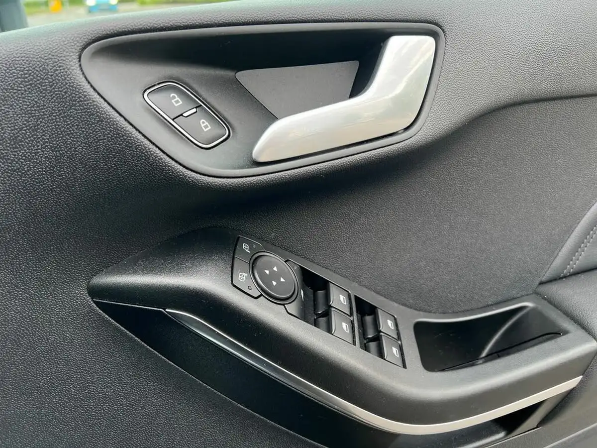 2022-ford-fiesta-10t-titanium-vignale-125ps-hybrid-mhev-powershift-big-24