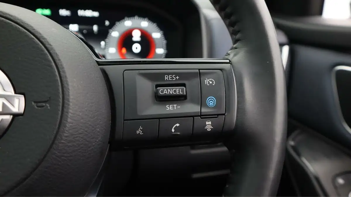 2023-nissan-qashqai-15-tekna-big-26