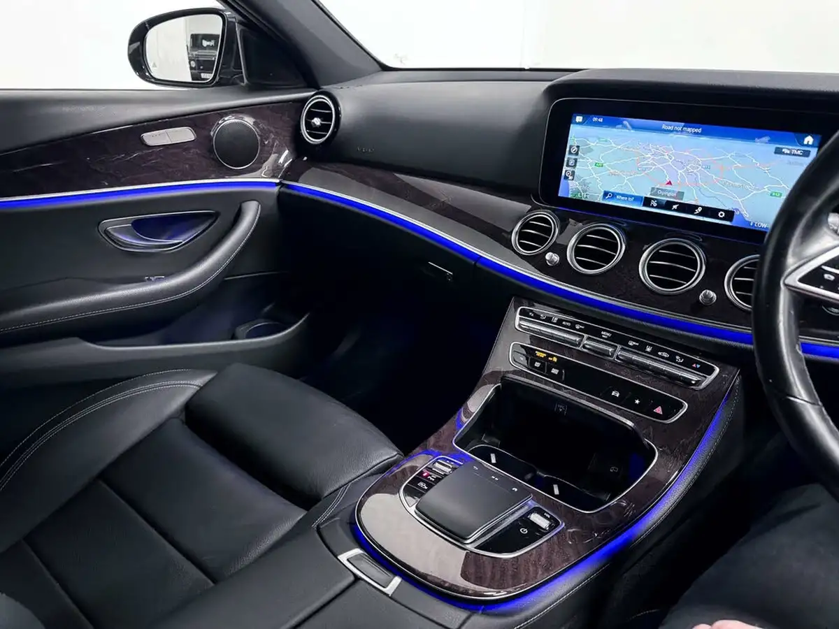 2021-mercedes-benz-e-class-20d-e300de-amg-line-edition-eq-power-saloon-4d-big-25