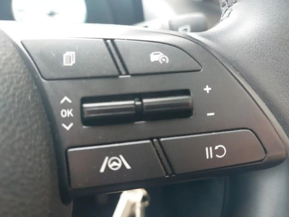 2024-hyundai-i20-10-t-gdi-advance-big-12