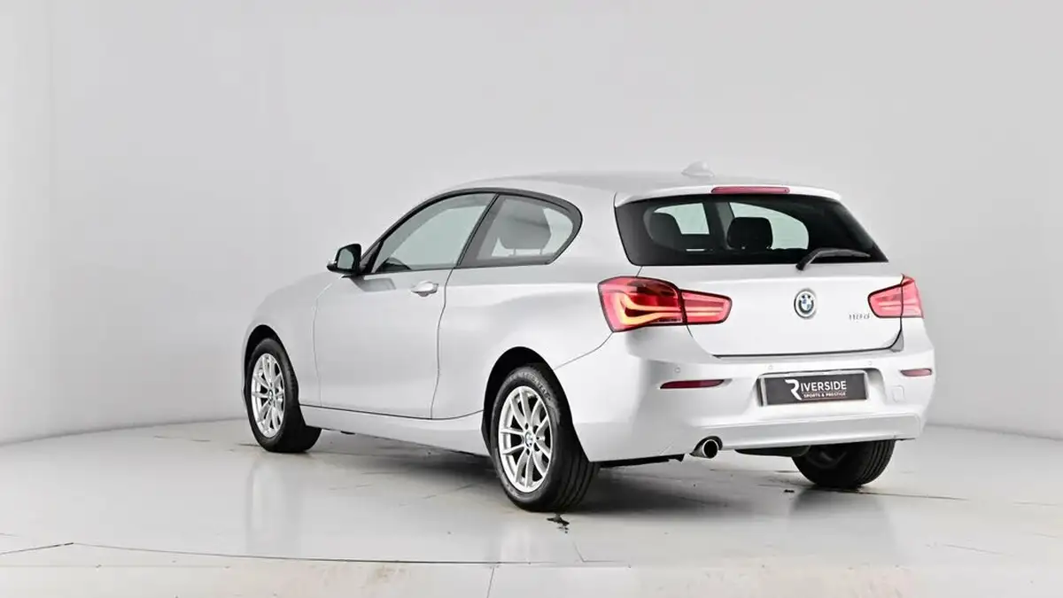 2017-bmw-1-series-20td-118d-se-3d-big-62