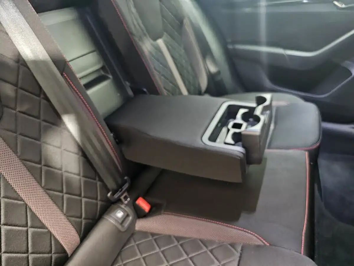 2022-skoda-octavia-20-tsi-vrs-hatchback-dsg-big-7