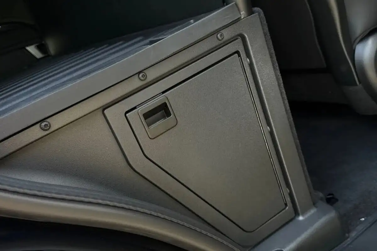 2025-land-rover-discovery-30-d350-commercial-se-big-38