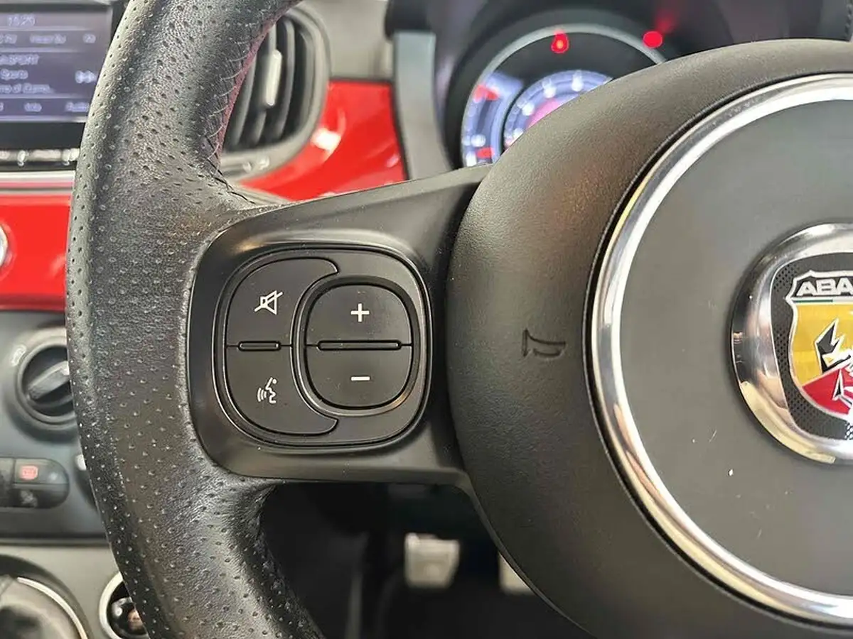 2016-abarth-595-14-tjet-big-27