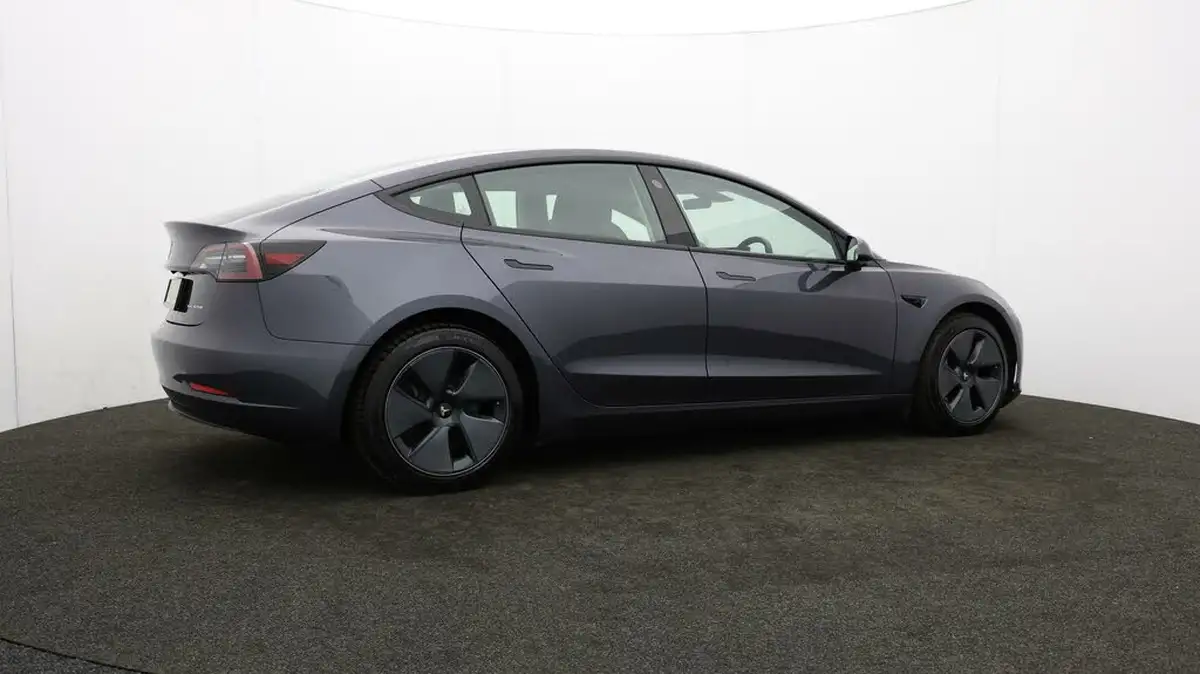 2021-tesla-model-3-e-long-range-awd-big-28