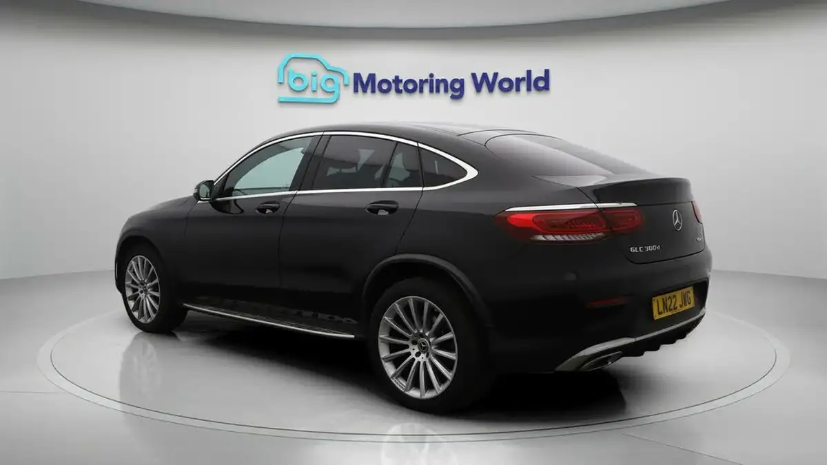 2022-mercedes-benz-glc-class-20d-glc300d-amg-line-premium-244ps-coupe-4d-1950cc-big-5