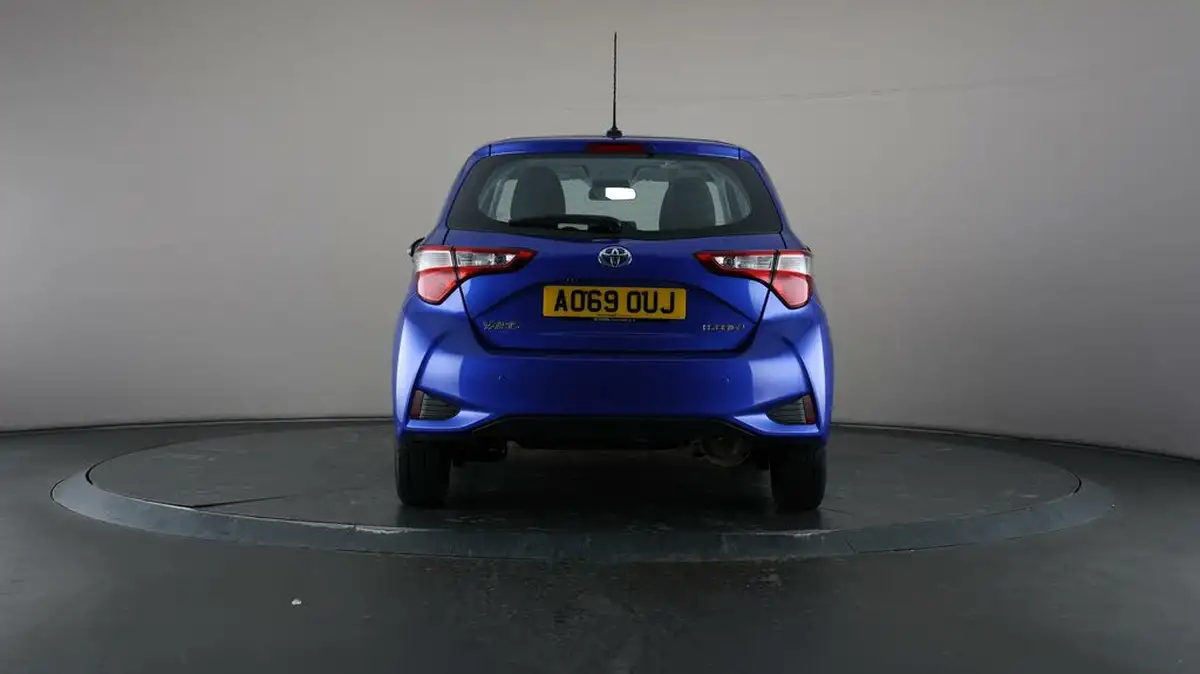 2020-toyota-yaris-15-vvt-i-icon-tech-98bhp-hybrid-1497cc-e-cvt-big-26