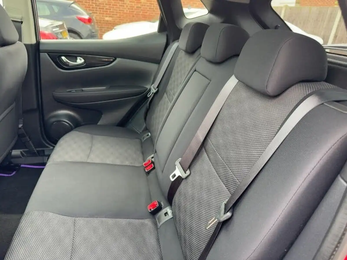 2016-nissan-qashqai-12-dig-t-n-connecta-big-29