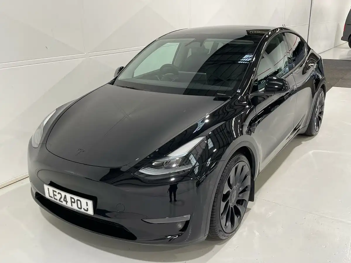 2024-tesla-model-y-e-performance-big-42