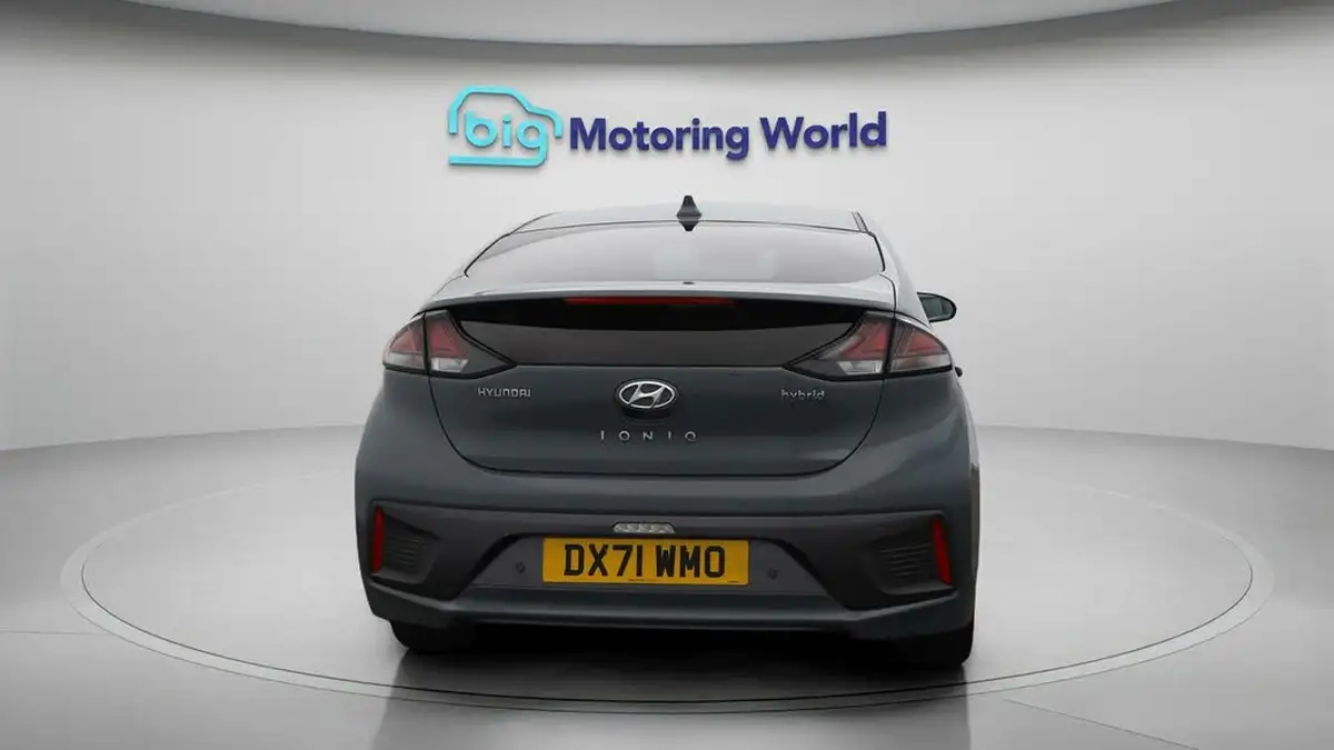 2021-hyundai-ioniq-16-gdi-premium-se-hybrid-big-6