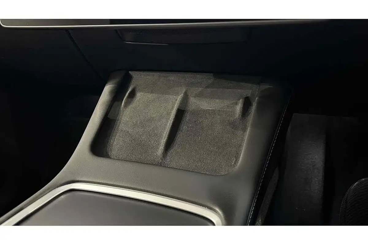 2022-tesla-model-y-e-long-range-big-46