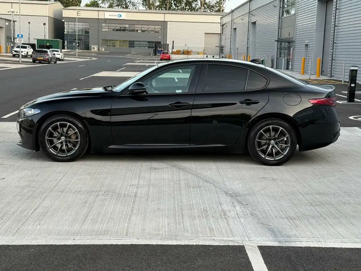2018-alfa-romeo-giulia-22td-super-147bhp-big-13