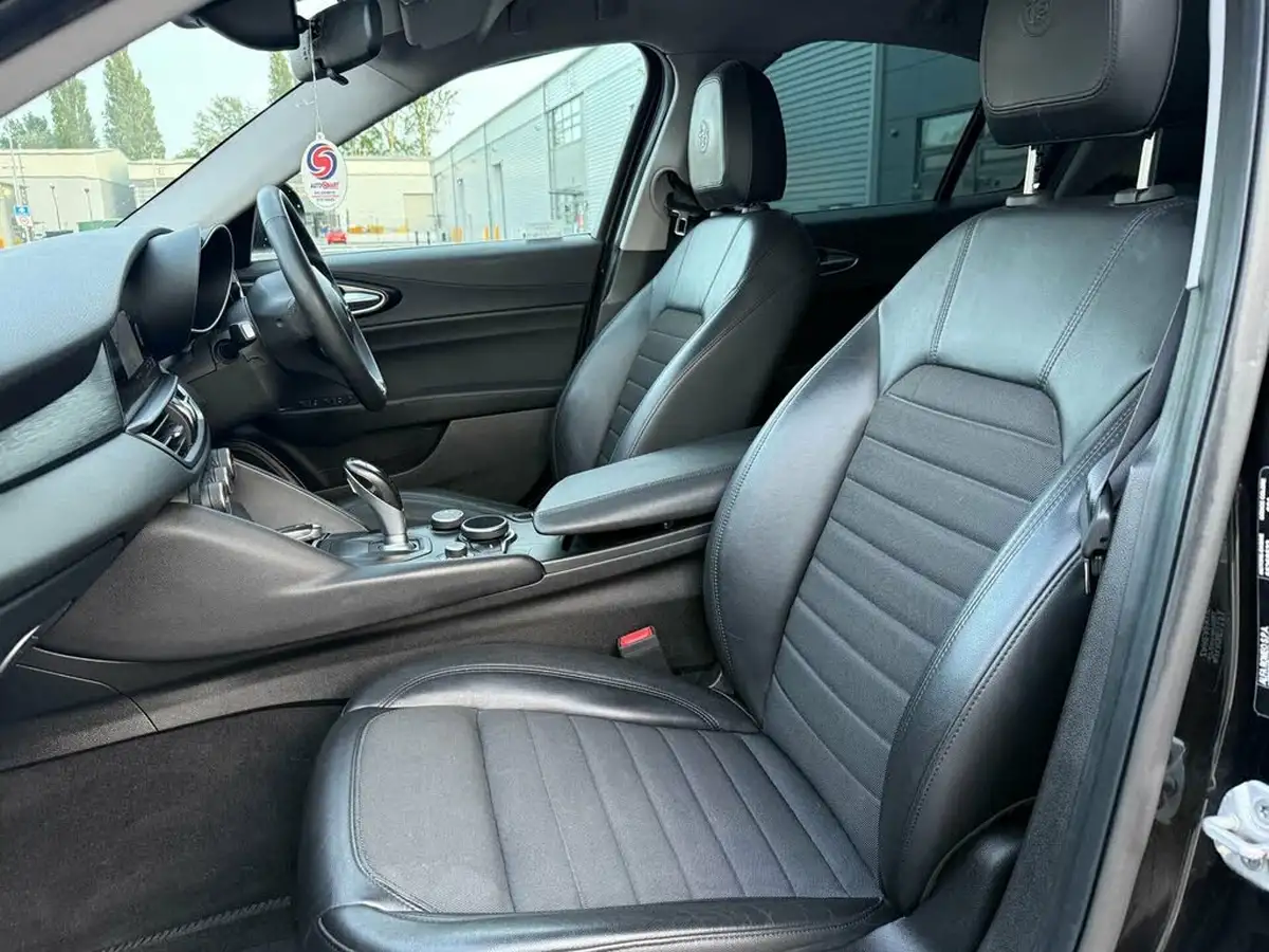 2018-alfa-romeo-giulia-22td-super-147bhp-big-37