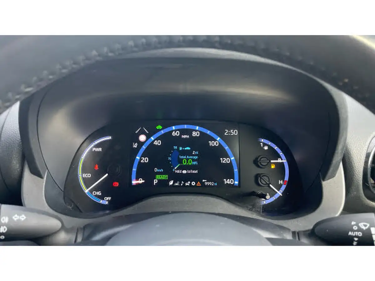 2022-toyota-yaris-15-vvt-i-design-panoramic-roof-big-8