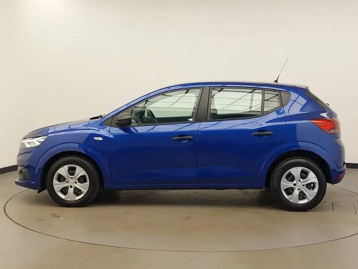 2022-dacia-sandero-10-sce-essential-big-3