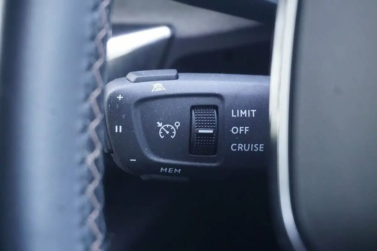 2021-peugeot-5008-suv-12-puretech-gt-big-28