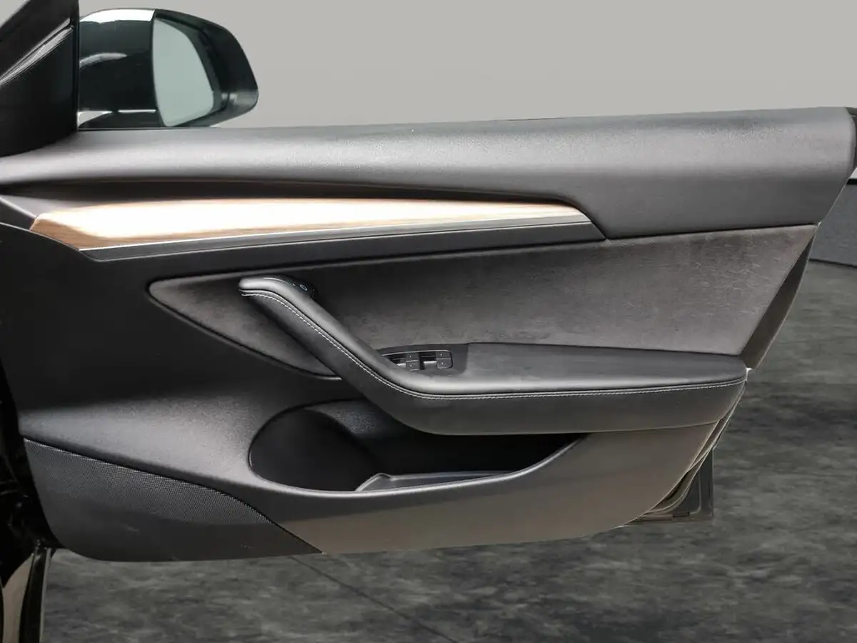 2022-tesla-model-3-e-long-range-big-33