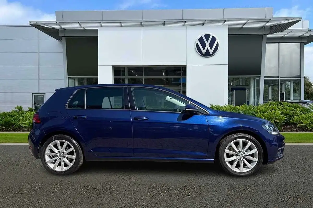 2019-volkswagen-golf-16tdi-gt-hatchback-5d-big-3