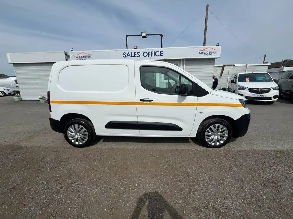 2020-peugeot-partner-15-bluehdi-1000-professional-100ps-eu6dt-panel-big-8