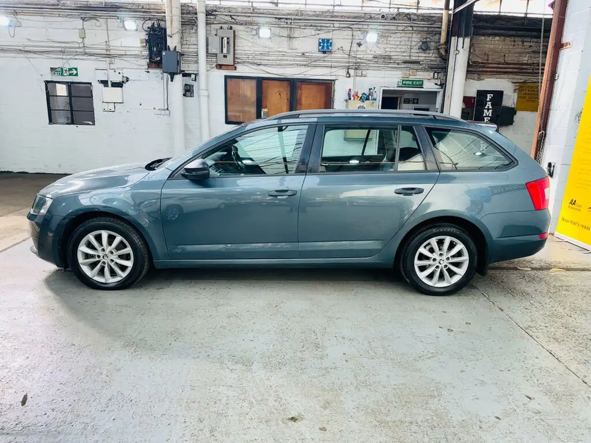 2016-skoda-octavia-16tdi-estate-dsg-big-7