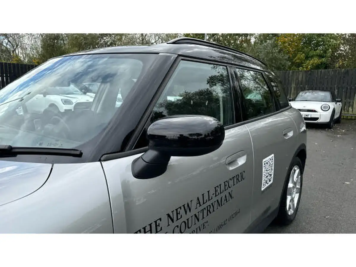 2024-mini-countryman-e-cooper-se-classic-big-36