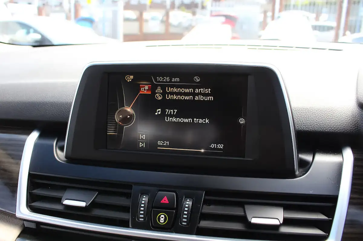 2015-bmw-2-series-15td-216d-luxury-active-big-40