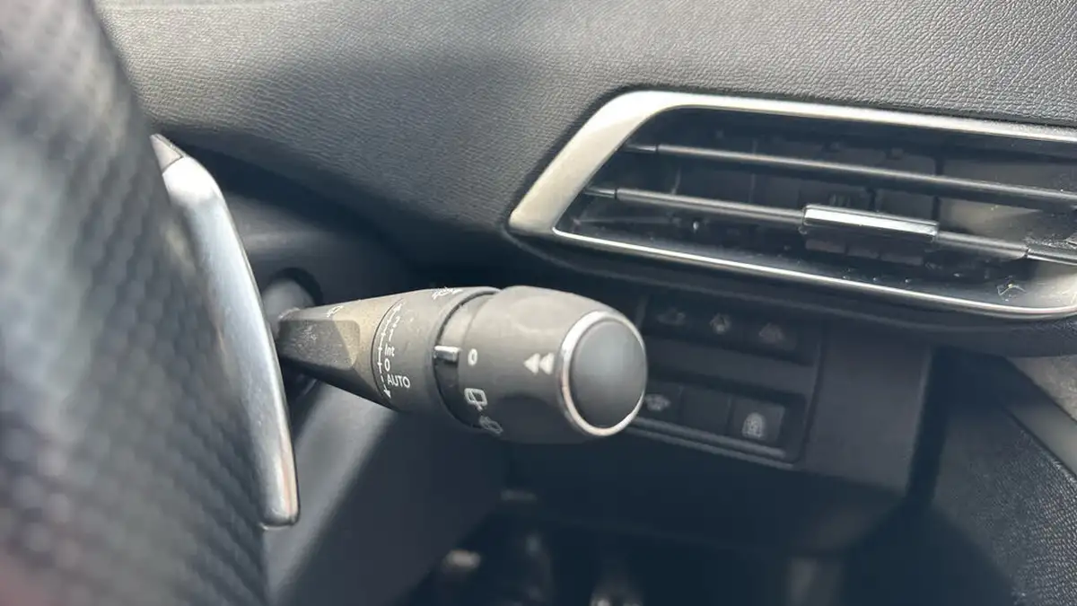 2021-peugeot-5008-suv-12-puretech-gt-premium-big-26