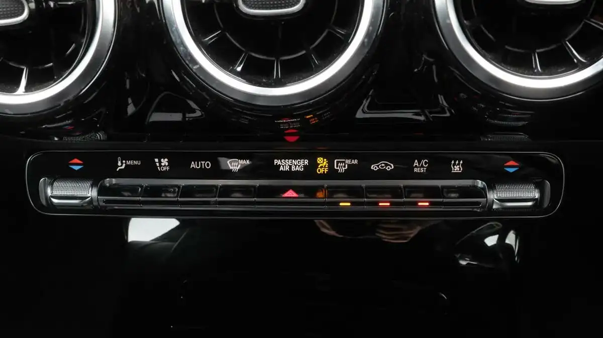 2021-mercedes-benz-a-class-13-a250e-amg-line-saloon-4d-big-11