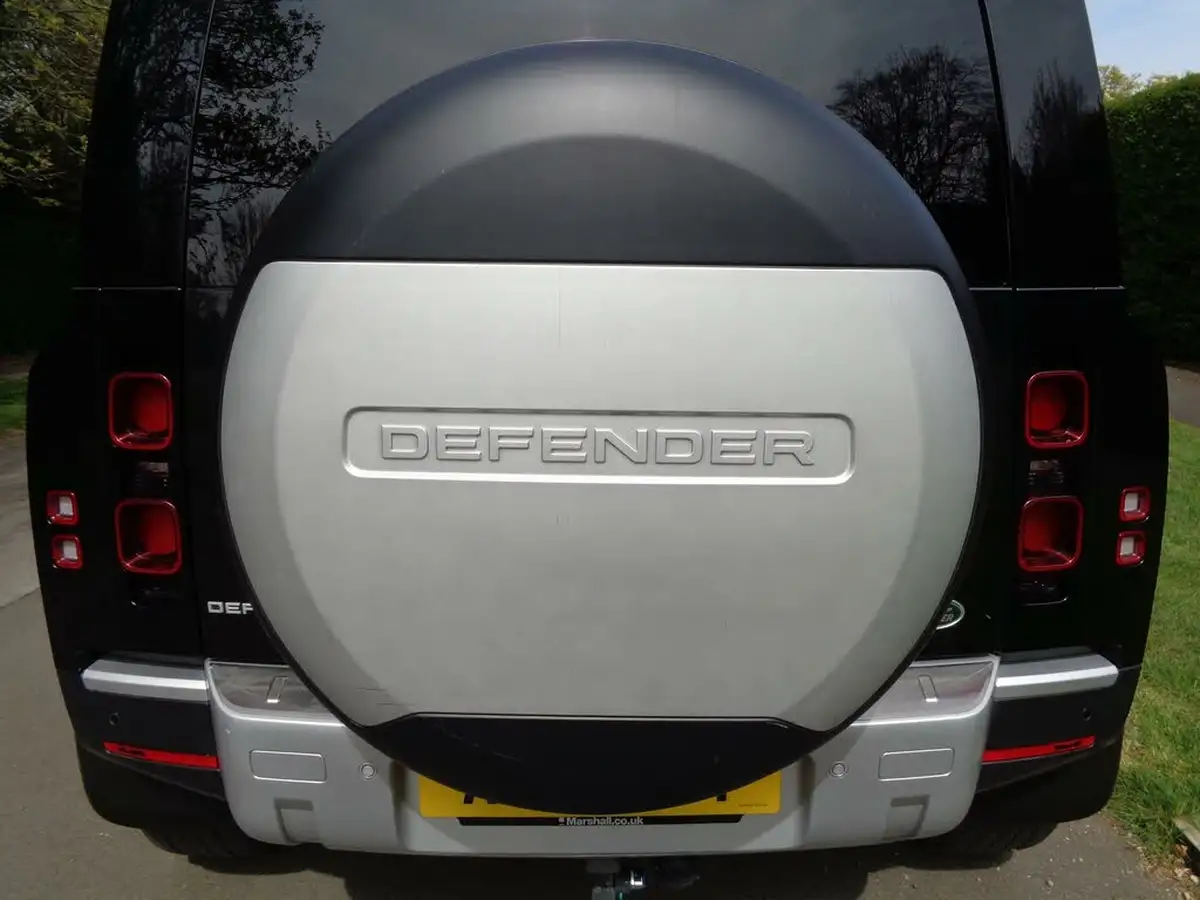 2021-land-rover-110-defender-30-d300-hard-top-hse-110-big-14