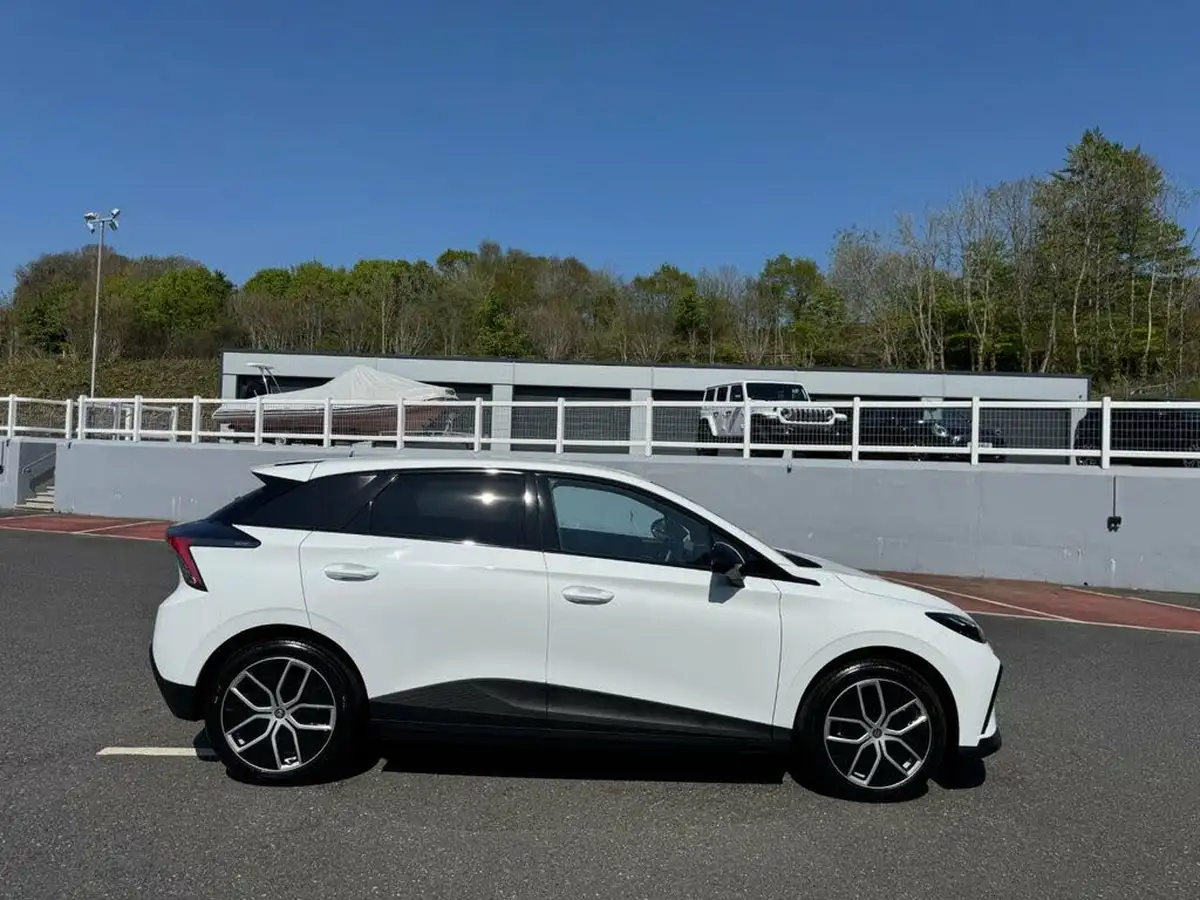 2024-mg-mg4-e-trophy-ev-203ps-long-big-5