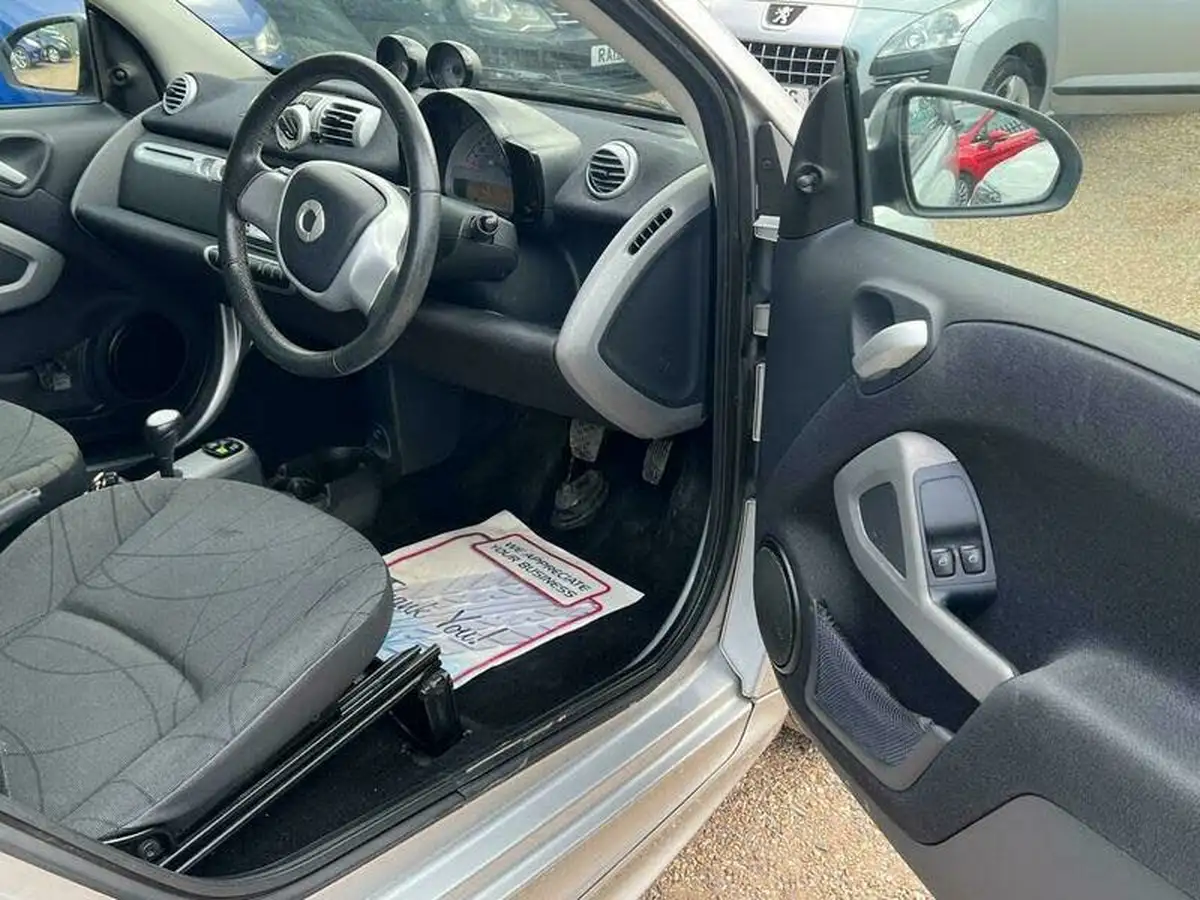 2013-smart-fortwo-10-passion-71bhp-cabriolet-big-16