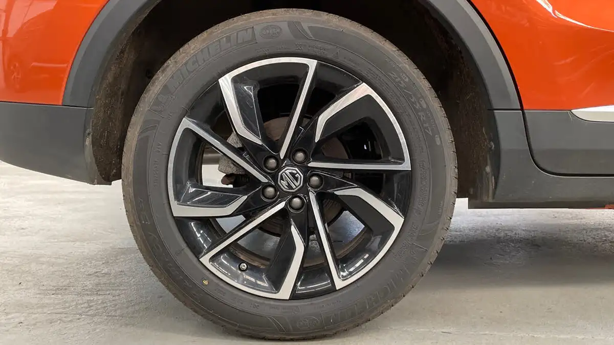2023-mg-zs-suv-10t-gdi-exclusive-big-18