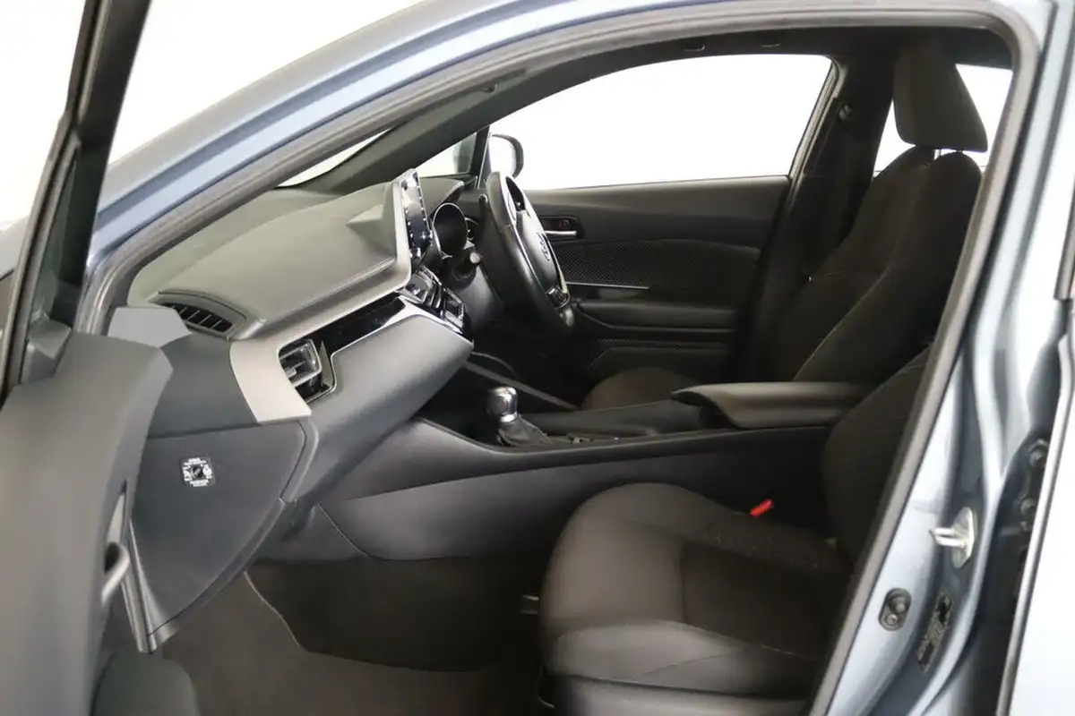 2020-toyota-c-hr-18-vvt-i-icon-parking-pack-big-10