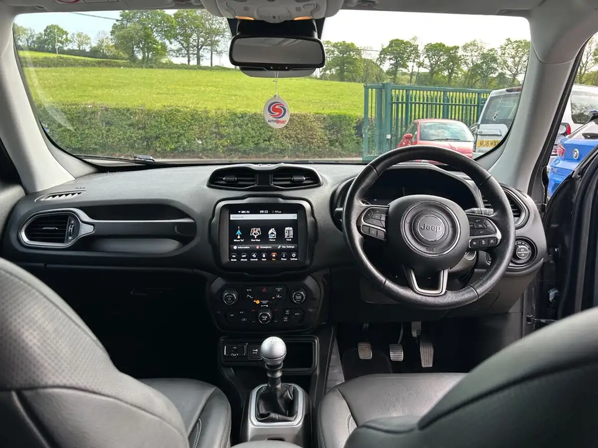 2019-jeep-renegade-10-gse-limited-big-7