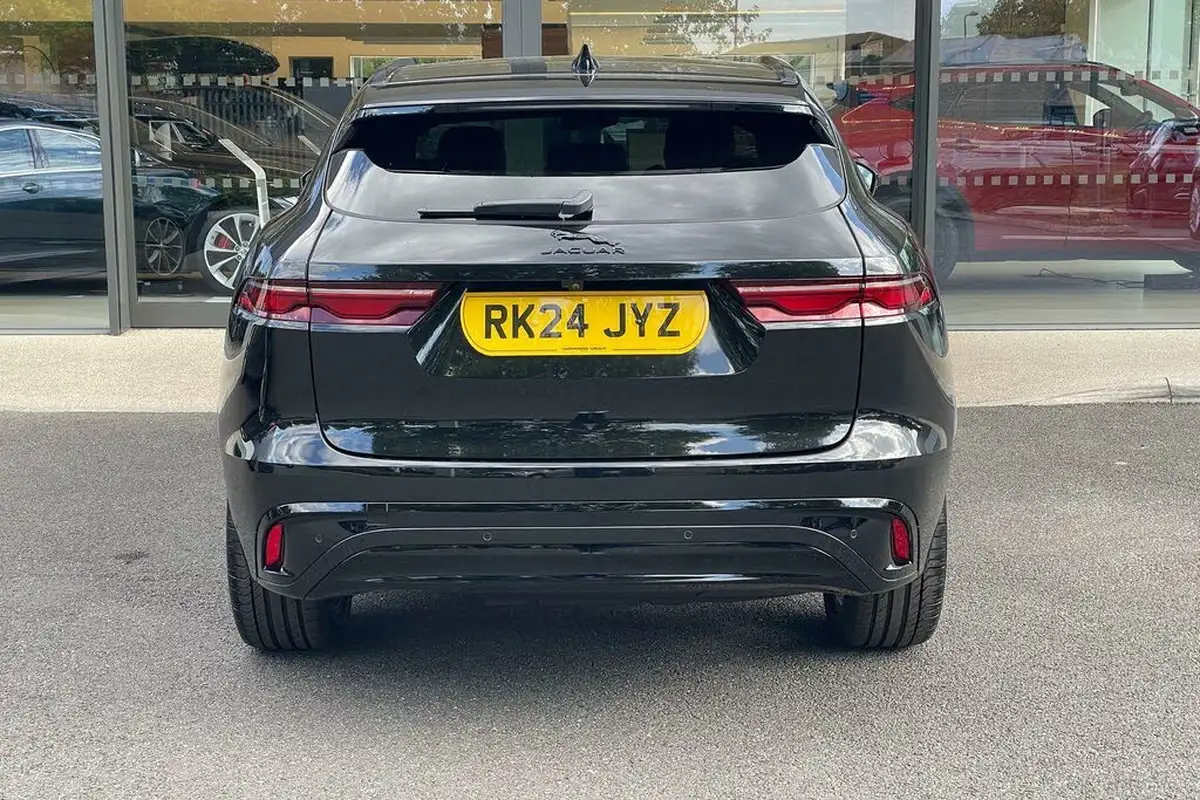 2024-jaguar-f-pace-20-d200-r-dynamic-hse-black-big-7