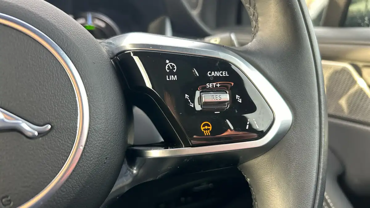 2023-jaguar-i-pace-ev400-r-dynamic-hse-black-big-26