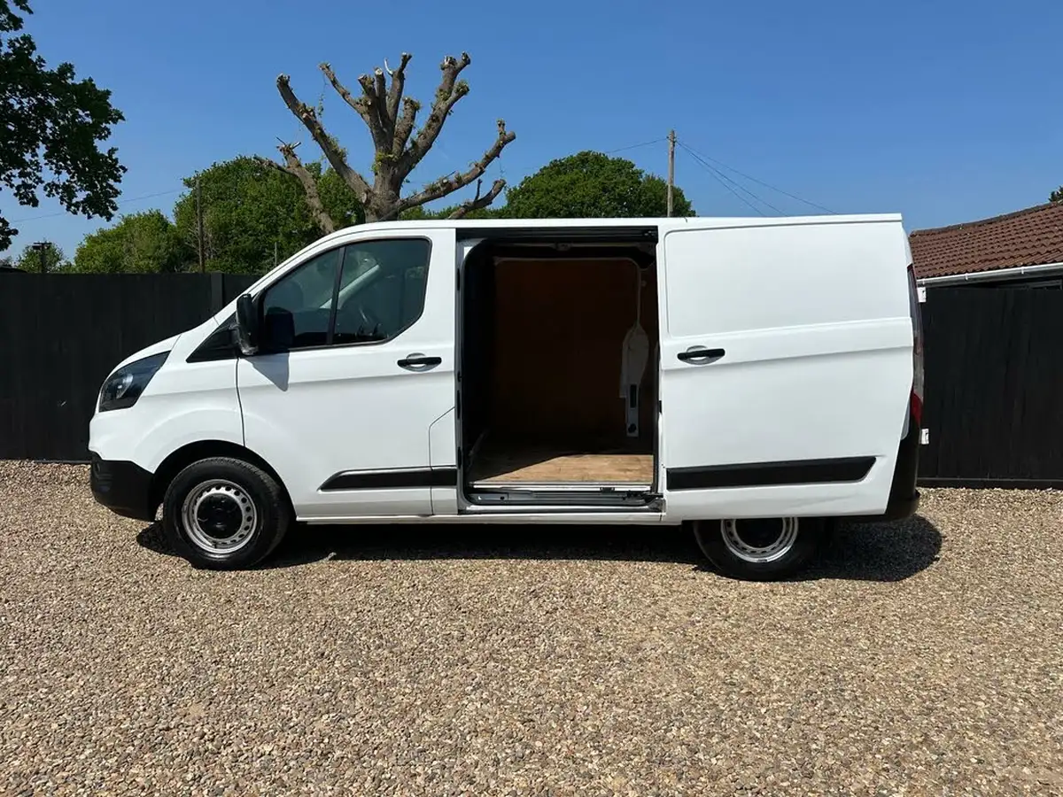 2021-ford-transit-custom-20tdci-300-l1h1-leader-105pseu6dt-panel-van-big-3