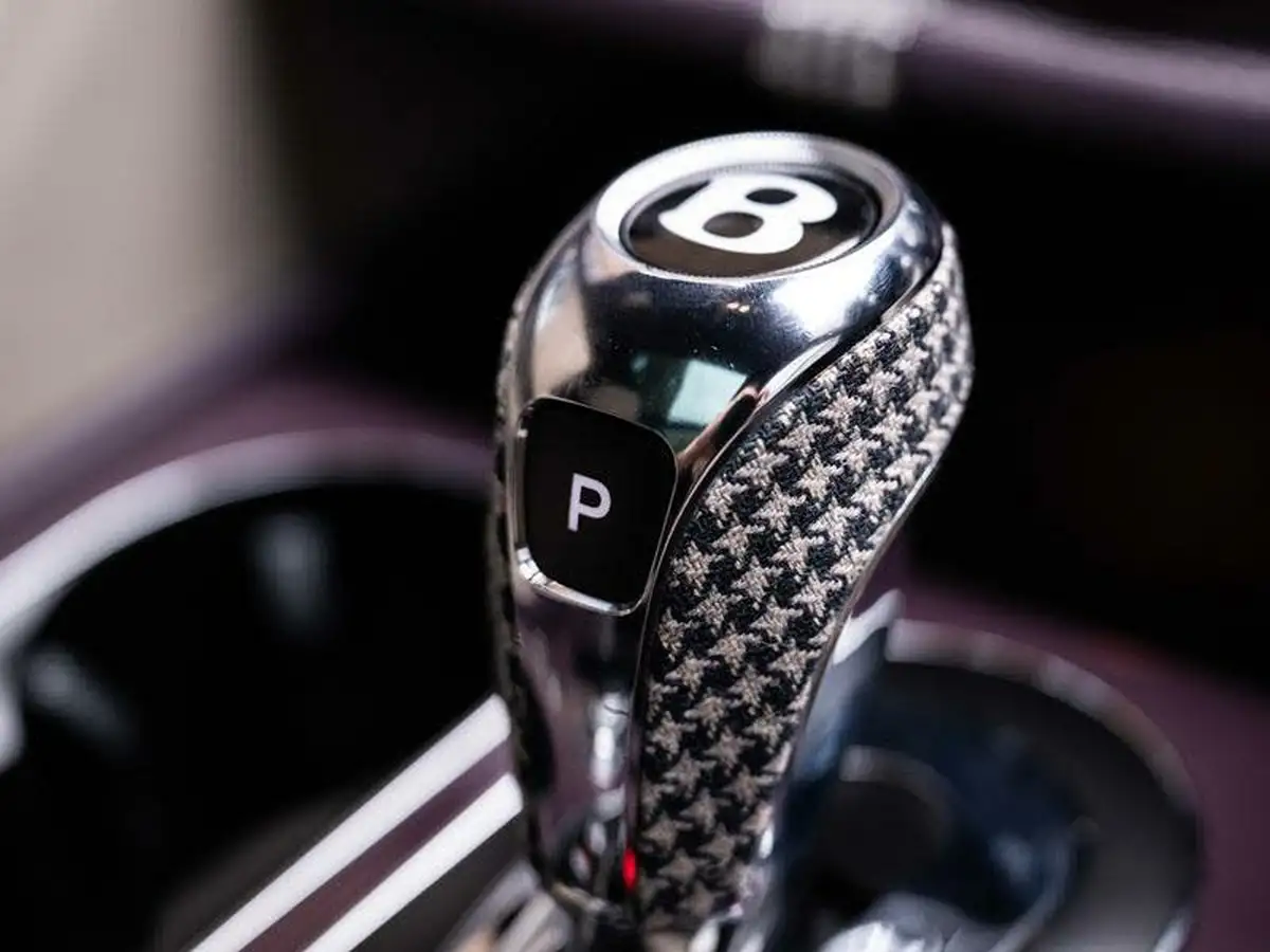 2023-bentley-bentayga-40-v8-extended-wheelbase-azure-big-6